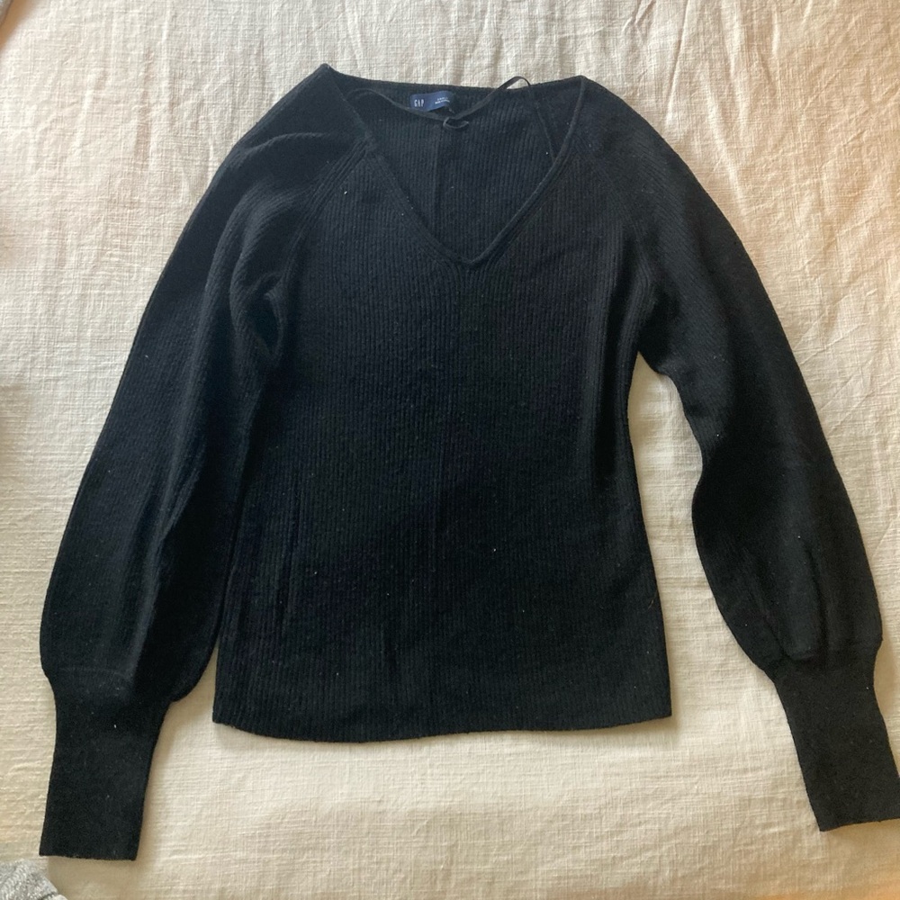 GAP Black V-Neck Women's Sweater